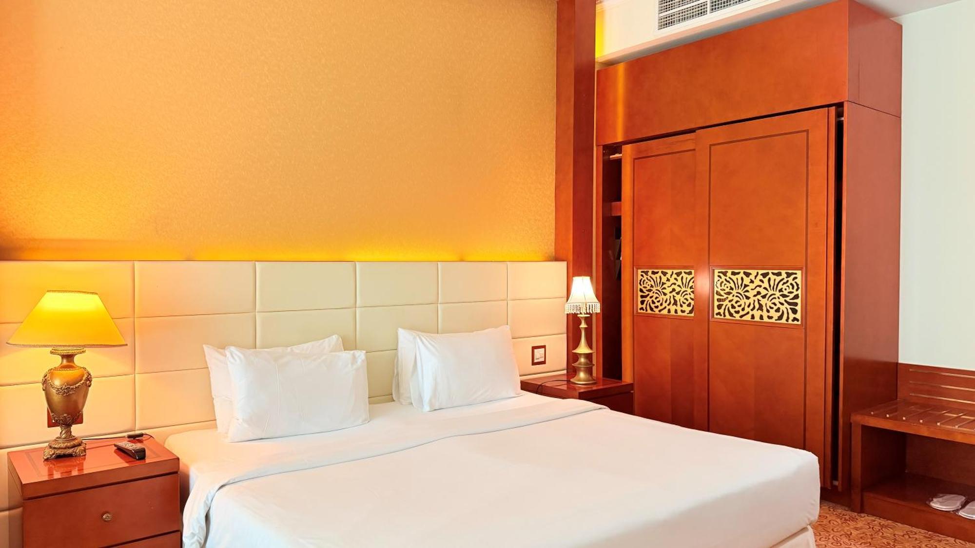 Deluxe King Room,1758552779:JPEG